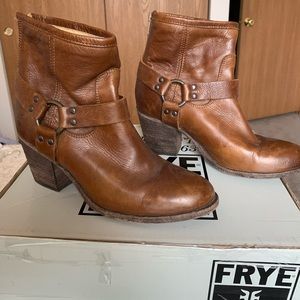 Frye Ankle Boots Women Size 9 Cognac Brown